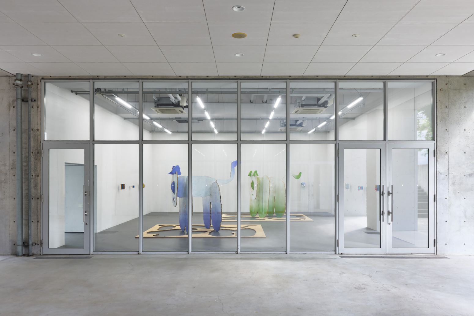 Leg — installation and artwork photograph 02, Photo by Shunta Inaguchi