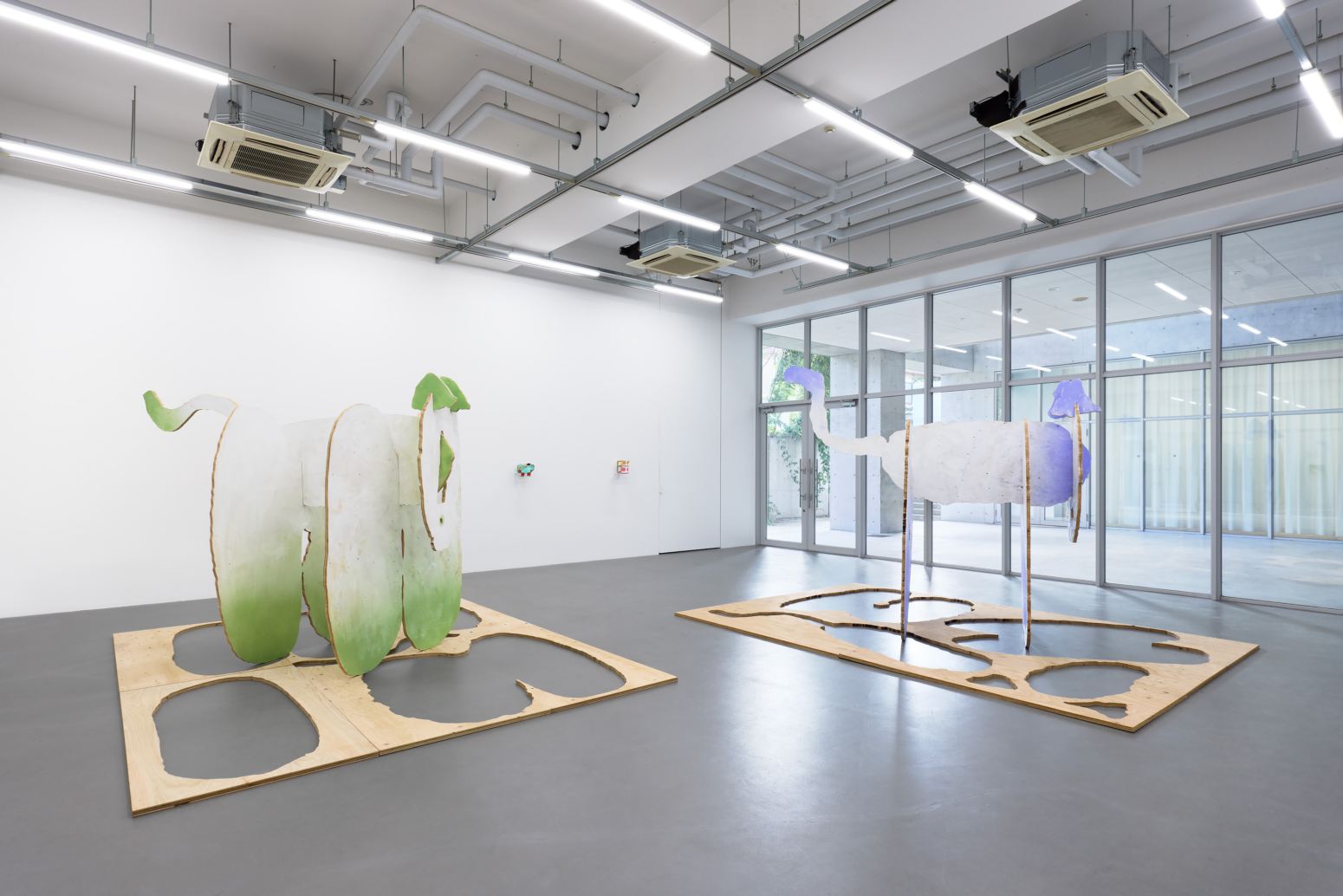 Leg — installation and artwork photograph 04, Photo by Shunta Inaguchi