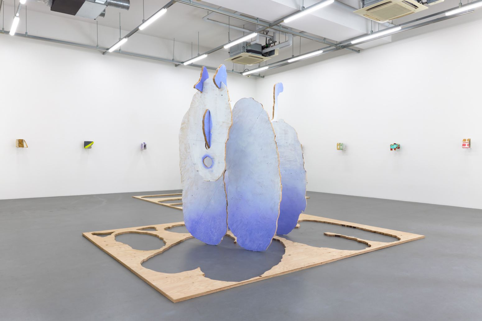 Leg — installation and artwork photograph 06, Photo by Shunta Inaguchi