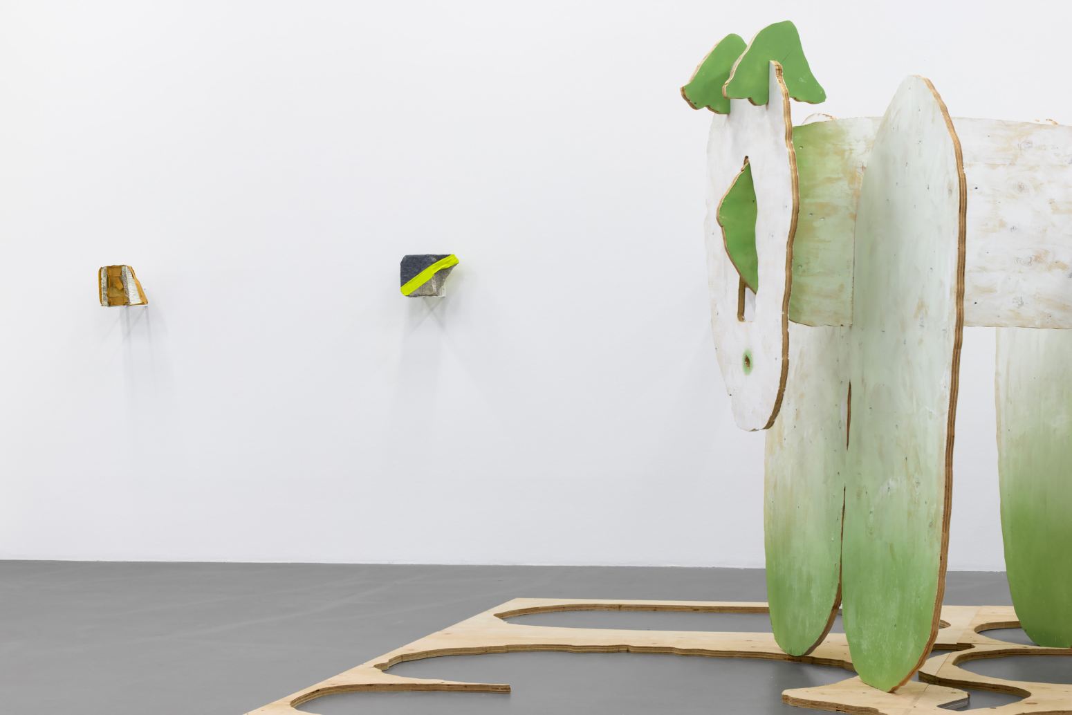 Leg — installation and artwork photograph 12, Photo by Shunta Inaguchi
